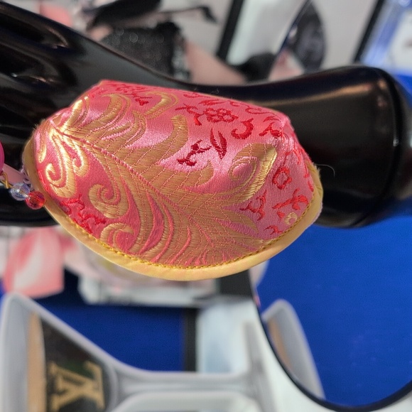 Pink and Gold Chinese Brocade Embroidered Floral Coin Purse, Bag Charm, Keyring - Picture 4 of 7